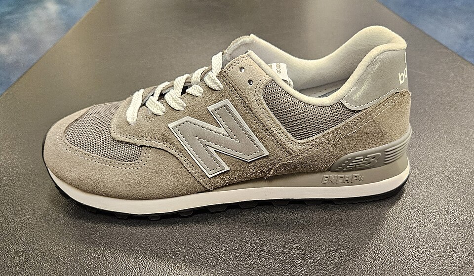 New Balance 990v6